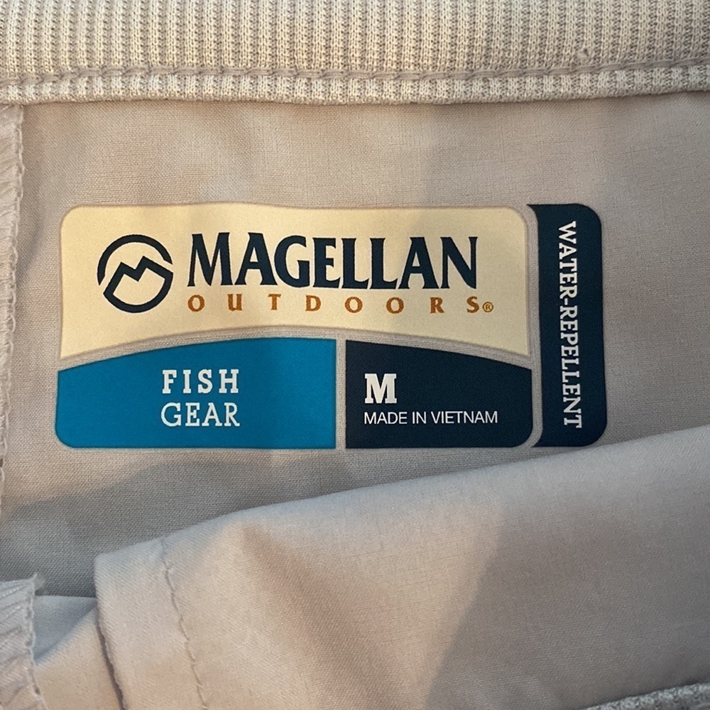 Magellan Gray Fish Gear Water Repellant Shorts Girls M - Picture 10 of 10